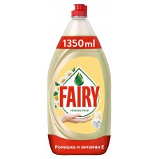 Средство для мытья посуды Fairy «Нежные ручки» Ромашка и витамин E, 1.35 л